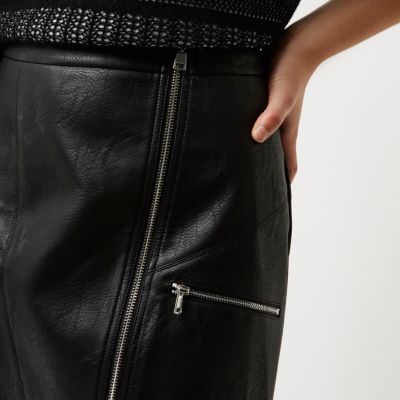 Petite black leather look zip mini skirt